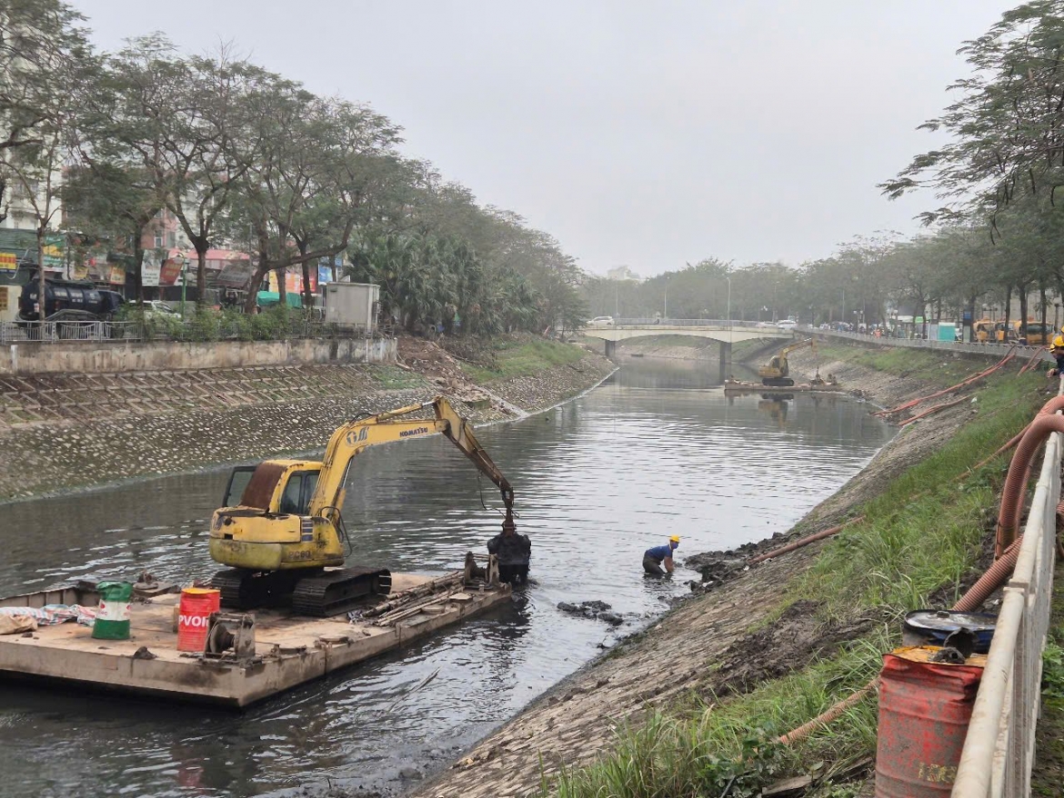 Sông Tô Lịch đang được hồi sinh