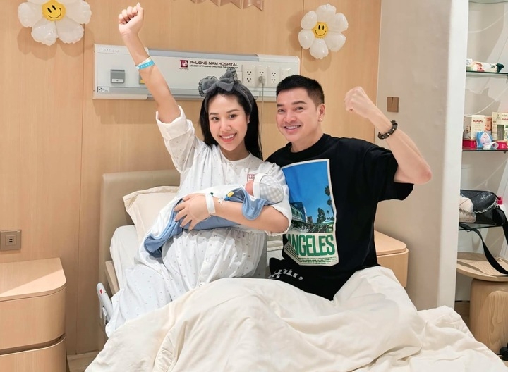 cuộc sống làm bố bỉm sữa của nghệ sỹ quang minh ở tuổi 66 hình ảnh 1 cuoc song lam bo bim sua cua nghe sy quang minh o tuoi 66 hinh anh 1