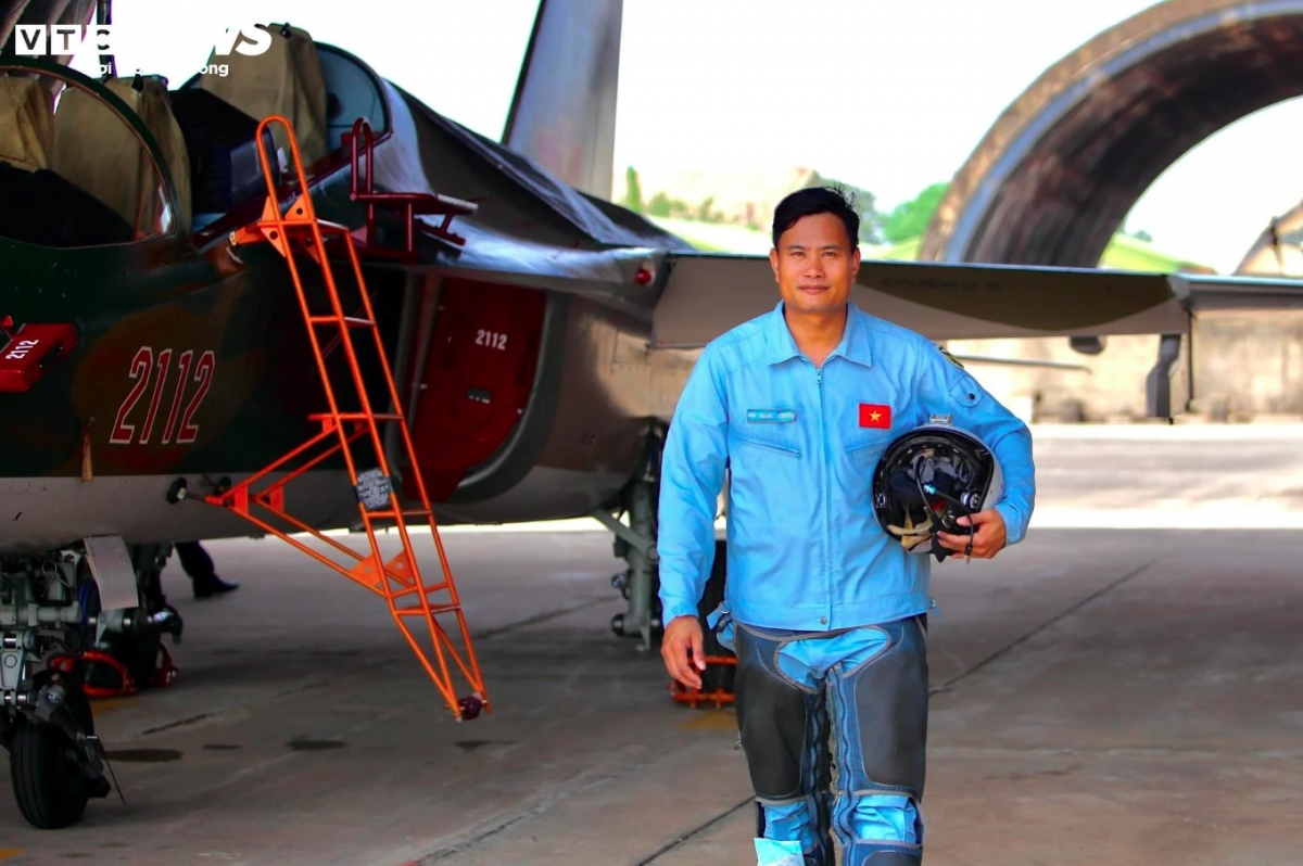 impressive acrobatics of fighter jets in training for v-day celebration picture 12