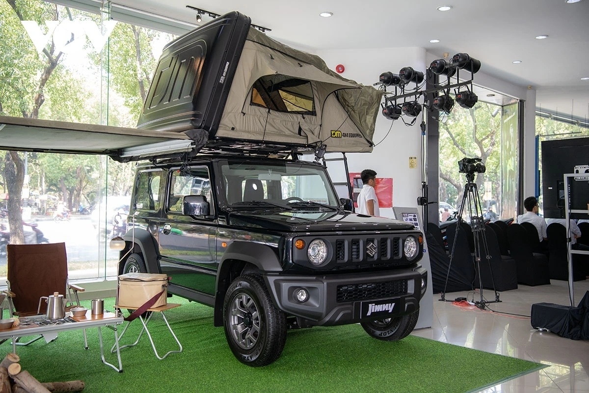 xa hang manh, suzuki jimny giam gia toi gan 100 trieu dong hinh anh 1