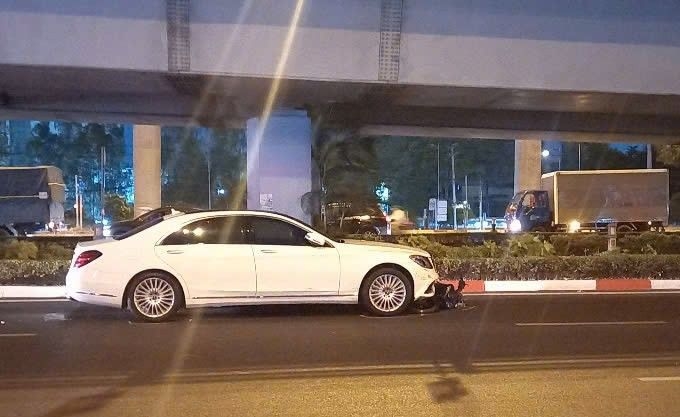 vu mercedes tong xe may o tp.hcm noi dung tieu cuc trong la thu nu tai xe viet san hinh anh 6