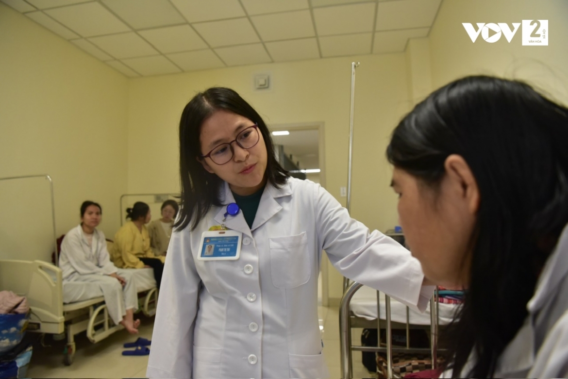 Những "bóng hồng" nặng lòng với bệnh nhân tâm thần