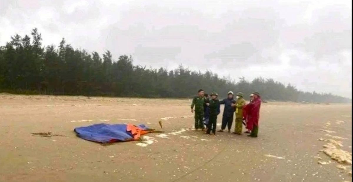 Phát hiện thi thể 2 ngư dân vụ chìm tàu cá tại Nghệ An