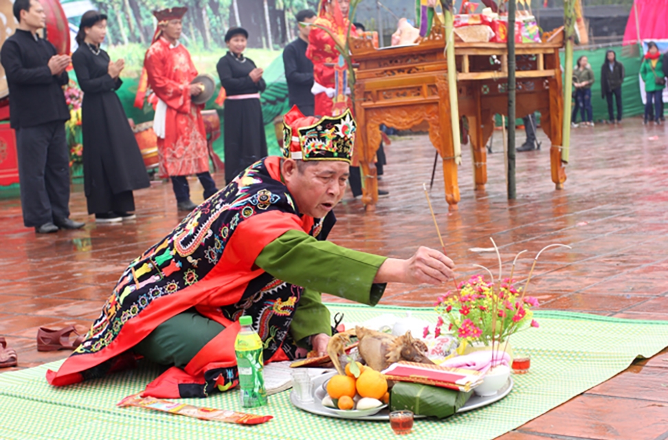 le cau mua cua nguoi tay, nung o Dinh hoa, thai nguyen hinh anh 1