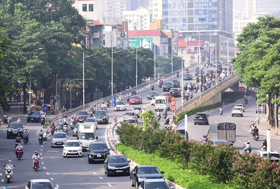 thoi tiet ngay 2 3 ha noi co mua phun, troi ret, trua chieu hung nang hinh anh 1