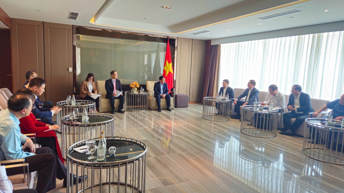 Thủ tướng tiếp đại diện 3 tập đoàn lớn đang đầu tư tại Việt Nam