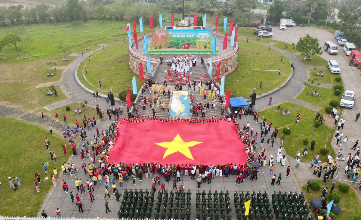 le thuong co to quoc thieng lieng ben doi bo hien luong - ben hai hinh anh 19
