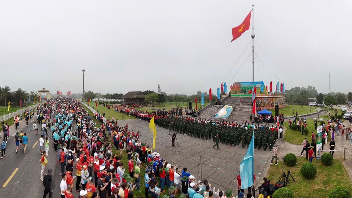 lễ thượng cờ tổ quốc thiêng liêng bên đôi bờ hiền lương - bến hải hình ảnh 4 le thuong co to quoc thieng lieng ben doi bo hien luong - ben hai hinh anh 4