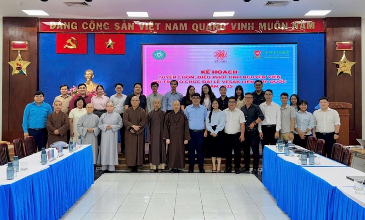 tuyen tinh nguyen vien phuc vu Dai le vesak lien hop quoc 2025 tai tp.hcm hinh anh 1