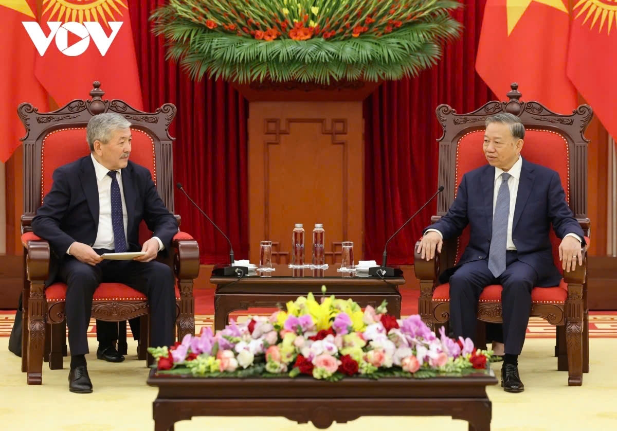 senior leaders pledge to foster vietnam kyrgyzstan relations picture 1