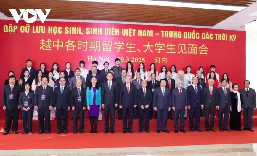 party chief trusts young generation to shape bright future of vietnam-china ties picture 2