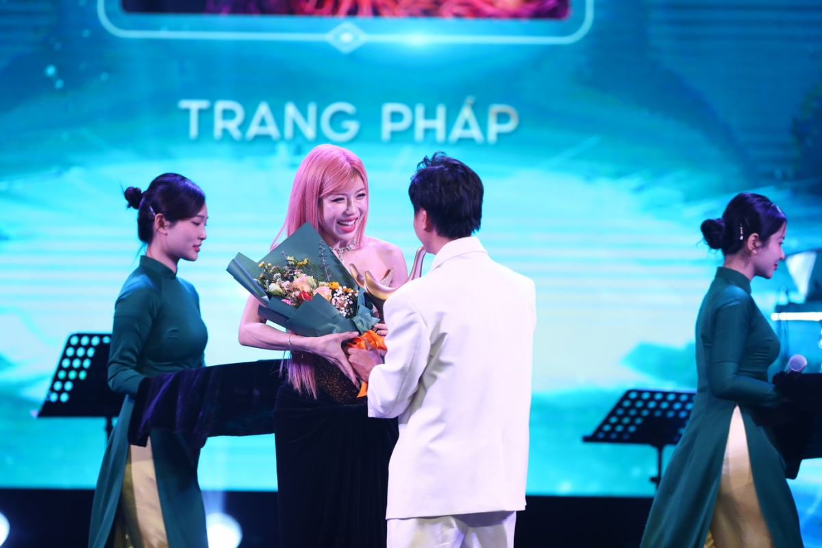 soobin ẵm liên tiếp 3 giải thưởng tại lễ trao giải cống hiến 2025 hình ảnh 18 soobin am lien tiep 3 giai thuong tai le trao giai cong hien 2025 hinh anh 18