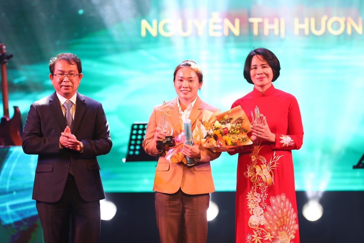soobin ẵm liên tiếp 3 giải thưởng tại lễ trao giải cống hiến 2025 hình ảnh 9 soobin am lien tiep 3 giai thuong tai le trao giai cong hien 2025 hinh anh 9