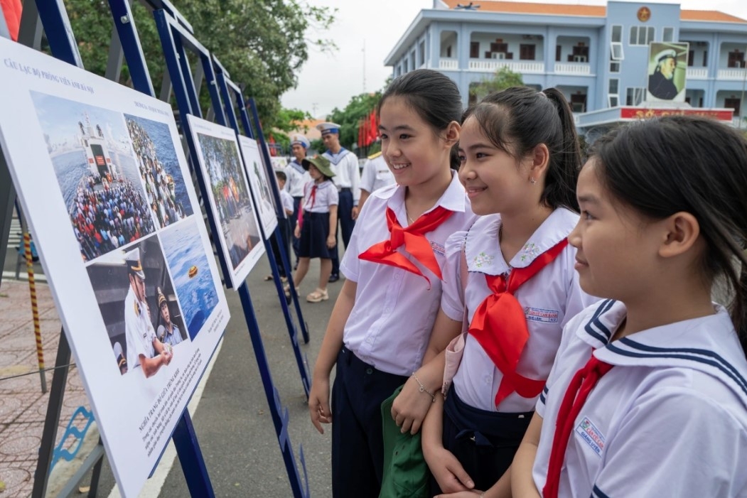 photo exhibition reaffirms vietnamese sovereignty over spratly, paracel islands picture 2