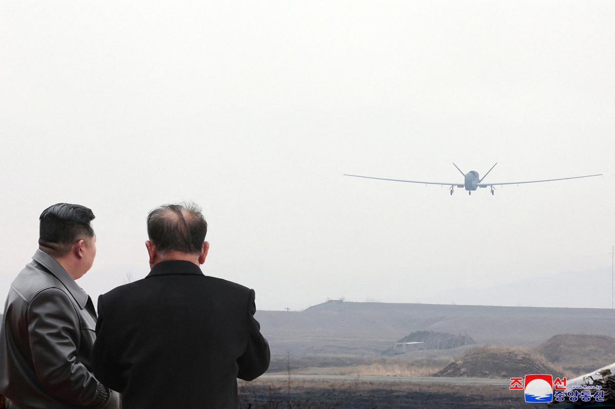 Ông kim jong un giám sát thử nghiệm uav tích hợp ai của triều tiên hình ảnh 1 Ong kim jong un giam sat thu nghiem uav tich hop ai cua trieu tien hinh anh 1