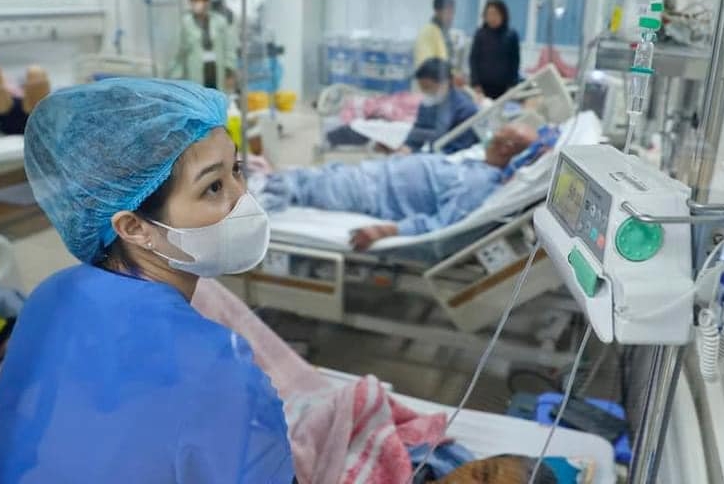 Kết cục đau lòng của nữ bác sĩ trẻ bỏ viện tự chữa ung thư