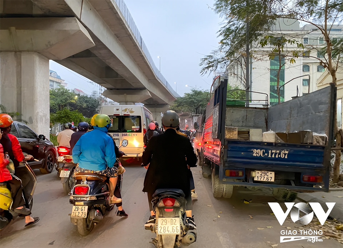 những biển cấm ở hà nội trở nên vô hình với chủ xe ô tô hình ảnh 10 nhung bien cam o ha noi tro nen vo hinh voi chu xe o to hinh anh 10