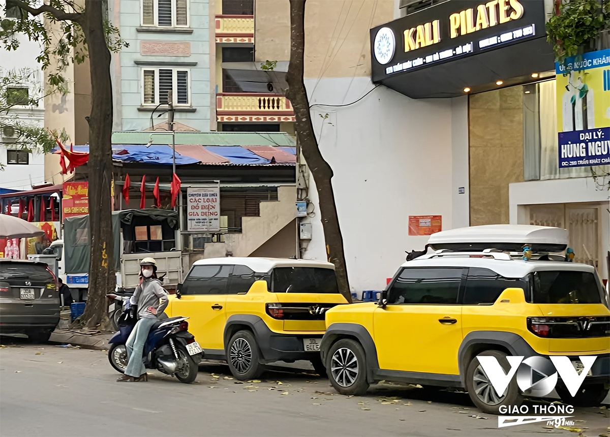 những biển cấm ở hà nội trở nên vô hình với chủ xe ô tô hình ảnh 7 nhung bien cam o ha noi tro nen vo hinh voi chu xe o to hinh anh 7