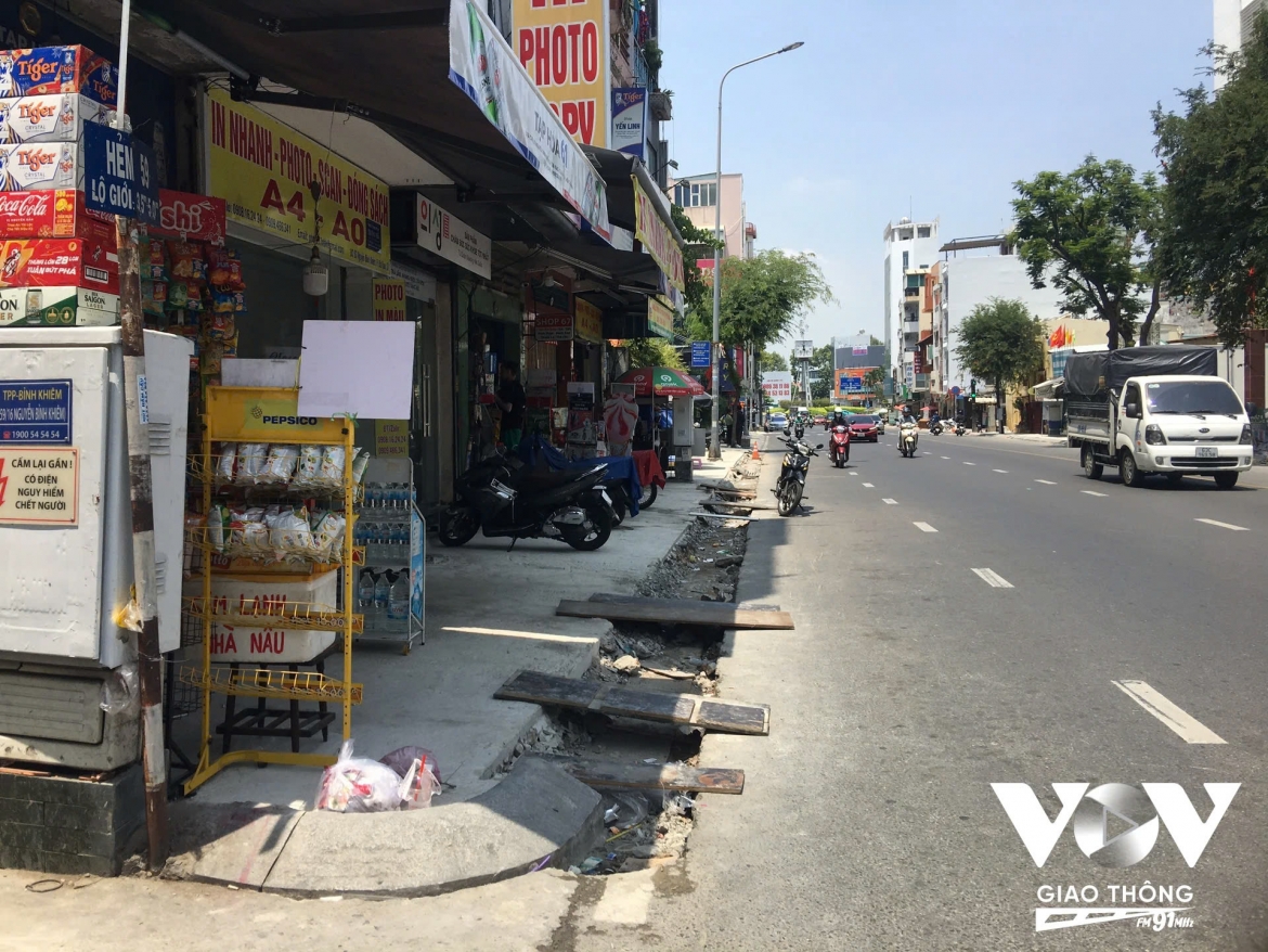 Nhiều vỉa hè ở TP.HCM được thay "áo mới"