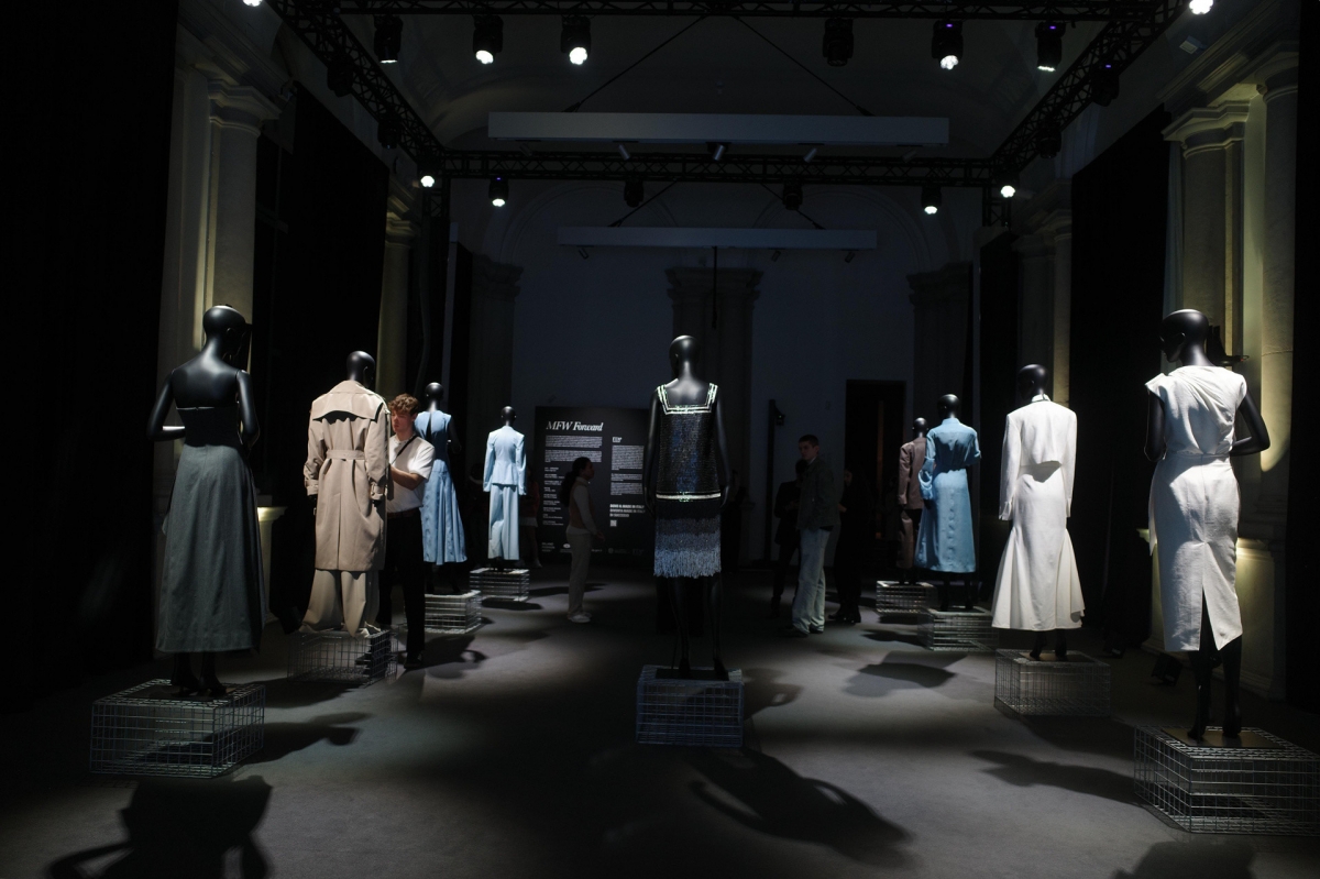 vietnamese designer exhibits do paper fashion collection at milan fashion week picture 1