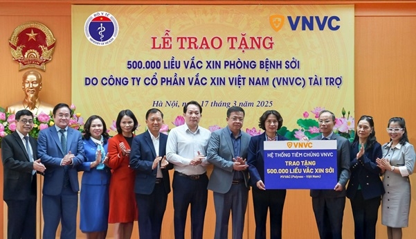 he thong tiem chung vnvc tang bo y te nua trieu lieu vaccine soi chong dich hinh anh 1