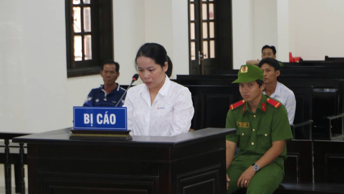 chu hui linh an 8 nam tu vi lua dao hon 2 ti dong hinh anh 1