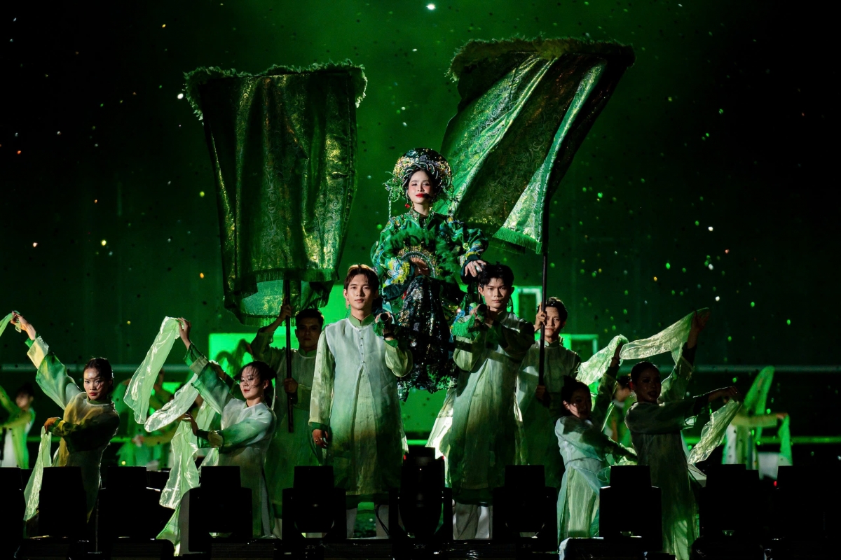 chi Dep concert gay sot voi man lay co dong nhat tu truoc den nay hinh anh 1