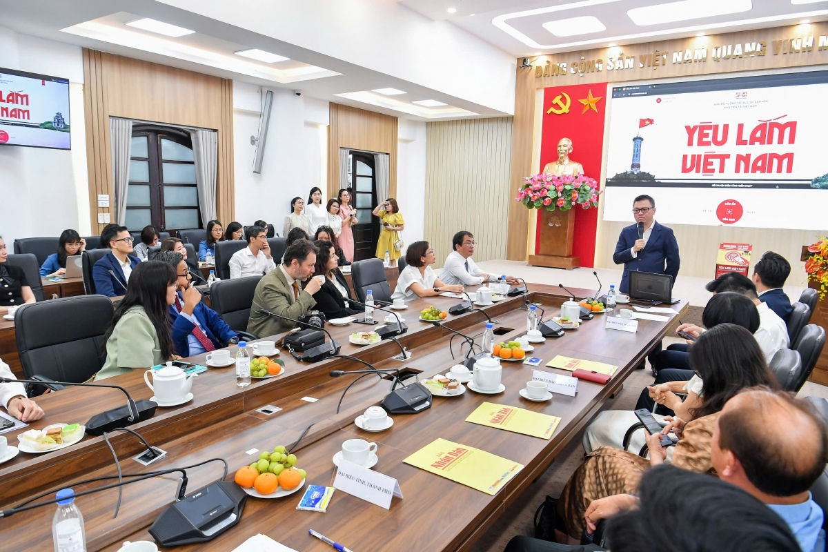 bien moi nguoi dan thanh dai su du lich cung du an yeu lam viet nam hinh anh 1