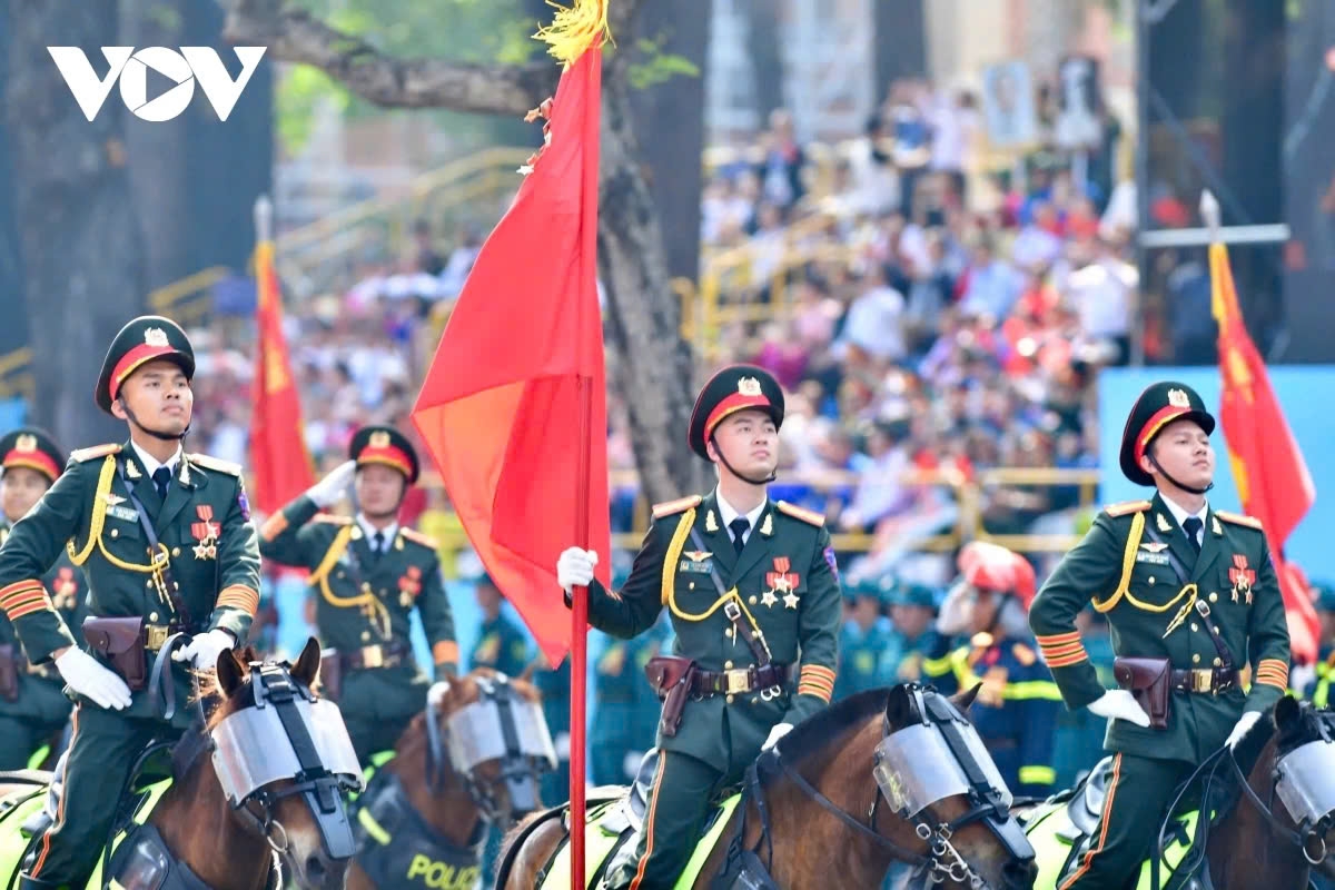 national-level military parade celebrating 50 years vietnam s national reunification picture 12