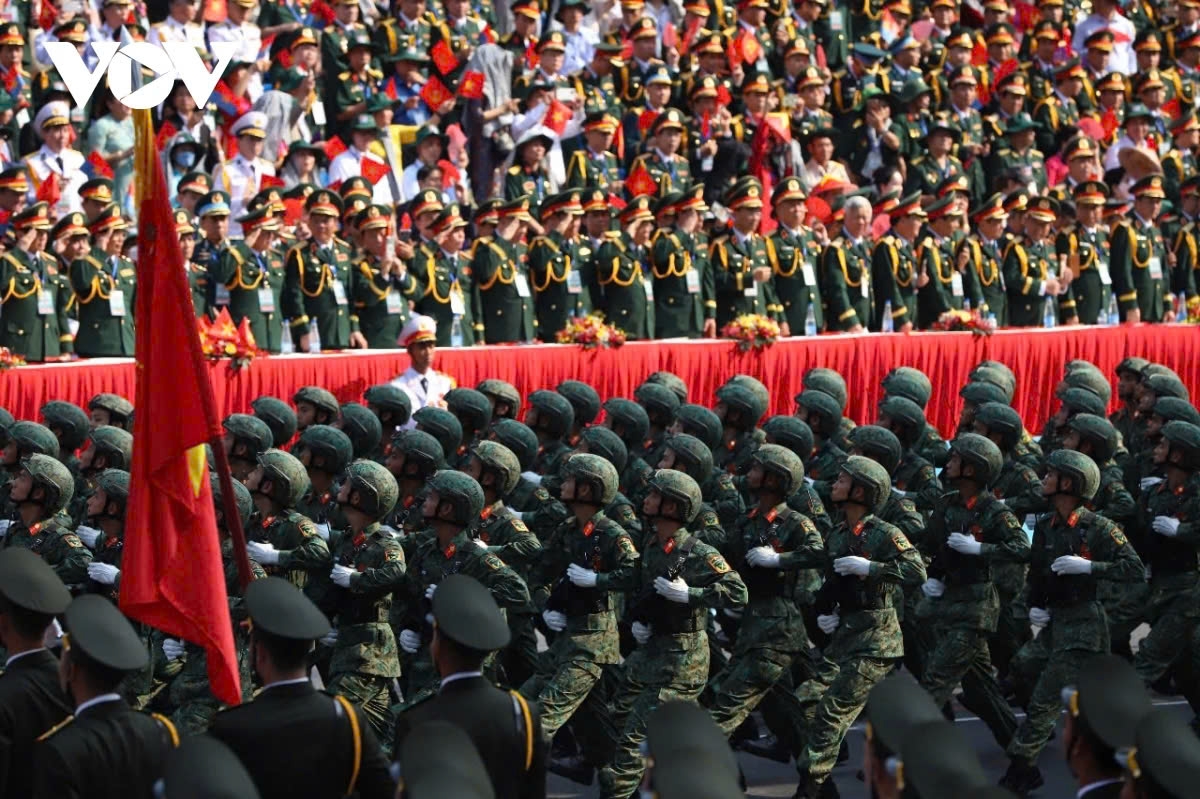 national-level military parade celebrating 50 years vietnam s national reunification picture 14