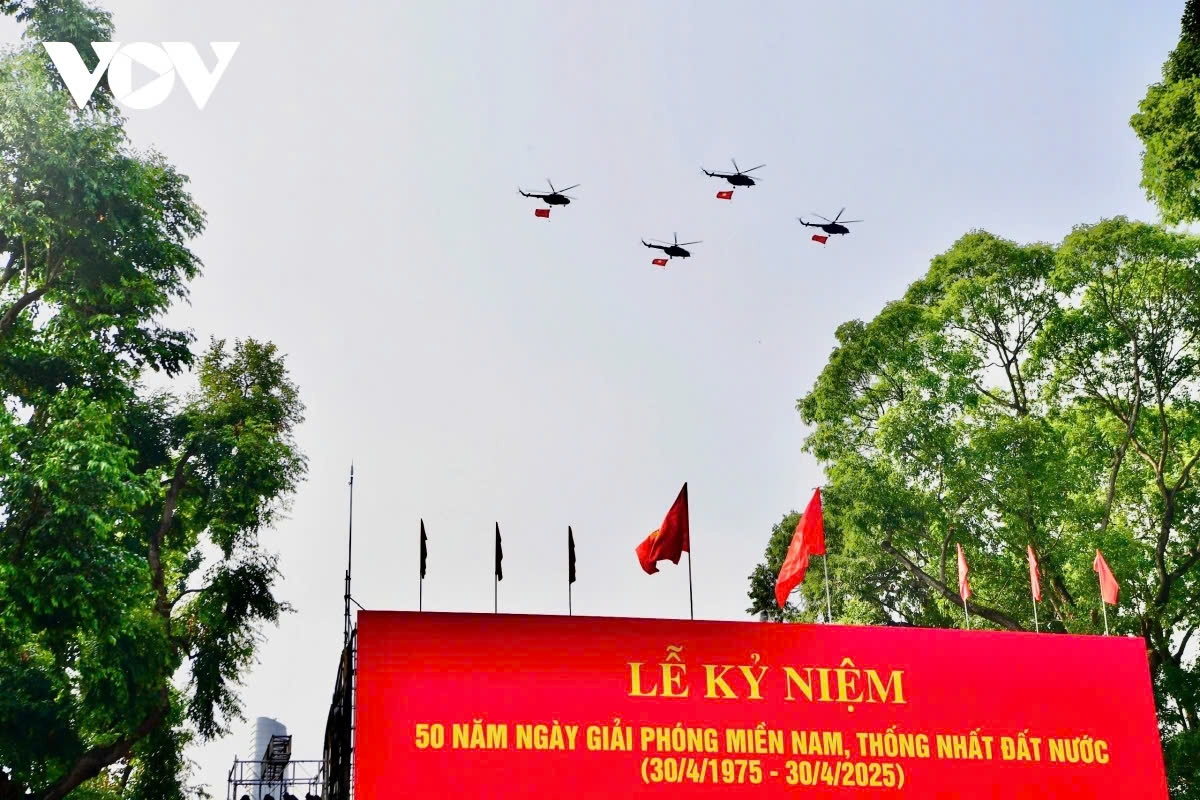 national-level military parade celebrating 50 years vietnam s national reunification picture 15