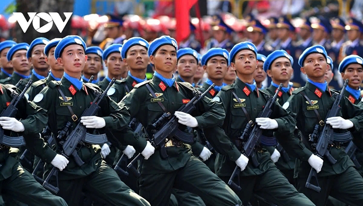 National-level military parade celebrating 50 years Vietnam’s national reunification