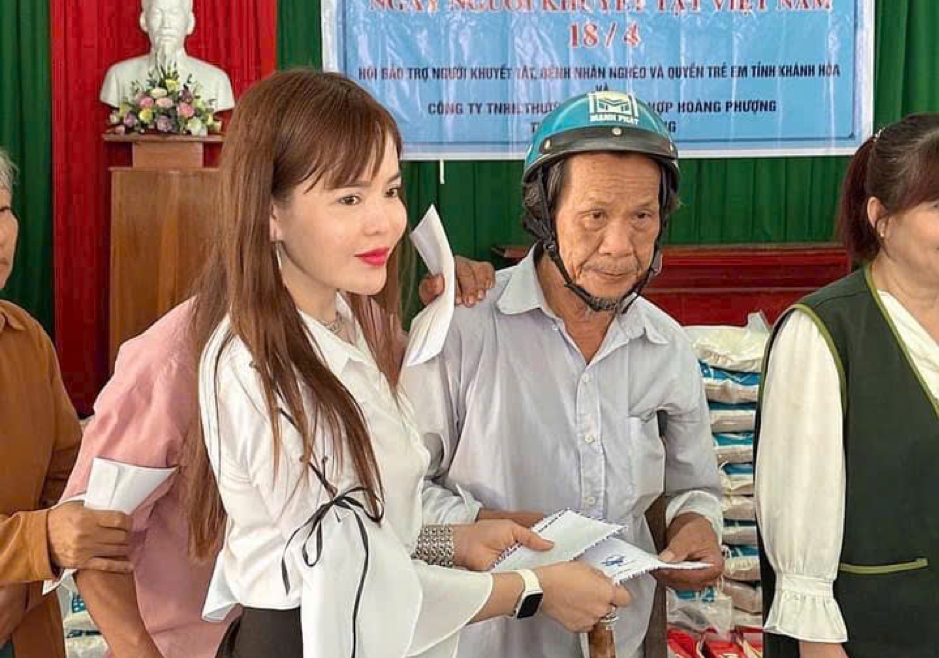 Người đẹp nhân ái lặng lẽ lan tỏa yêu thương khắp mọi miền