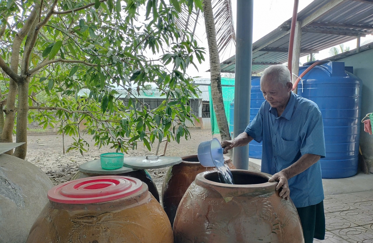 cà mau còn hơn 1.300 hộ dân thiếu nước sinh hoạt mùa khô hình ảnh 1 ca mau con hon 1.300 ho dan thieu nuoc sinh hoat mua kho hinh anh 1