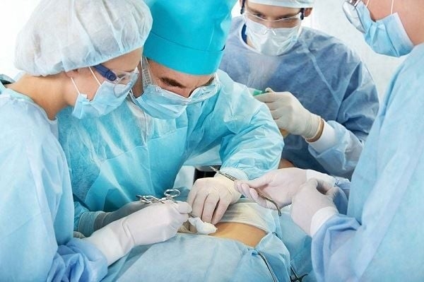 Chi phí mổ nội soi tuyến tiền liệt giá bao nhiêu và những gì cần lưu ý?