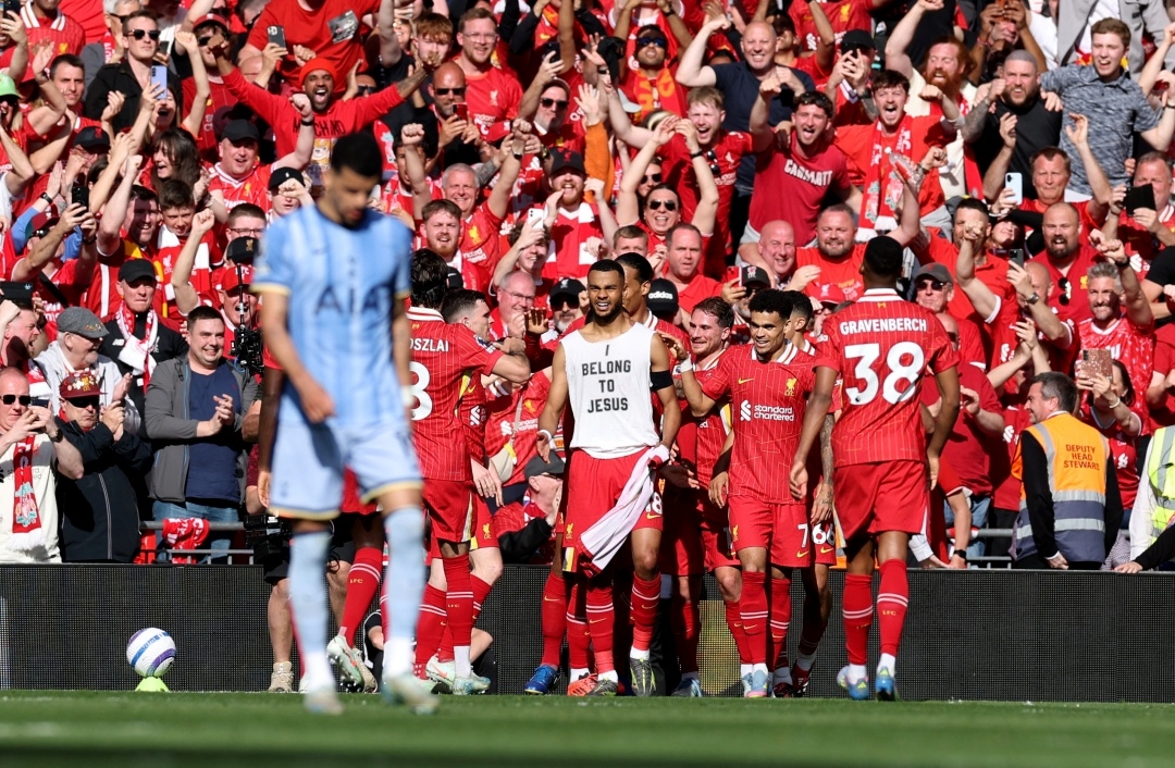 ket qua vong 34 ngoai hang anh ha tottenham, liverpool chinh thuc dang quang hinh anh 32