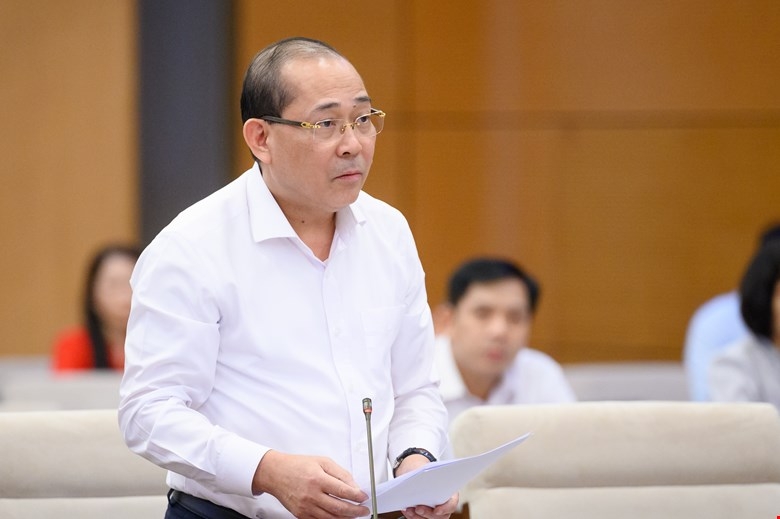 Cử tri hoan nghênh chủ trương miễn học phí, bức xúc vì sữa giả và thuốc giả
