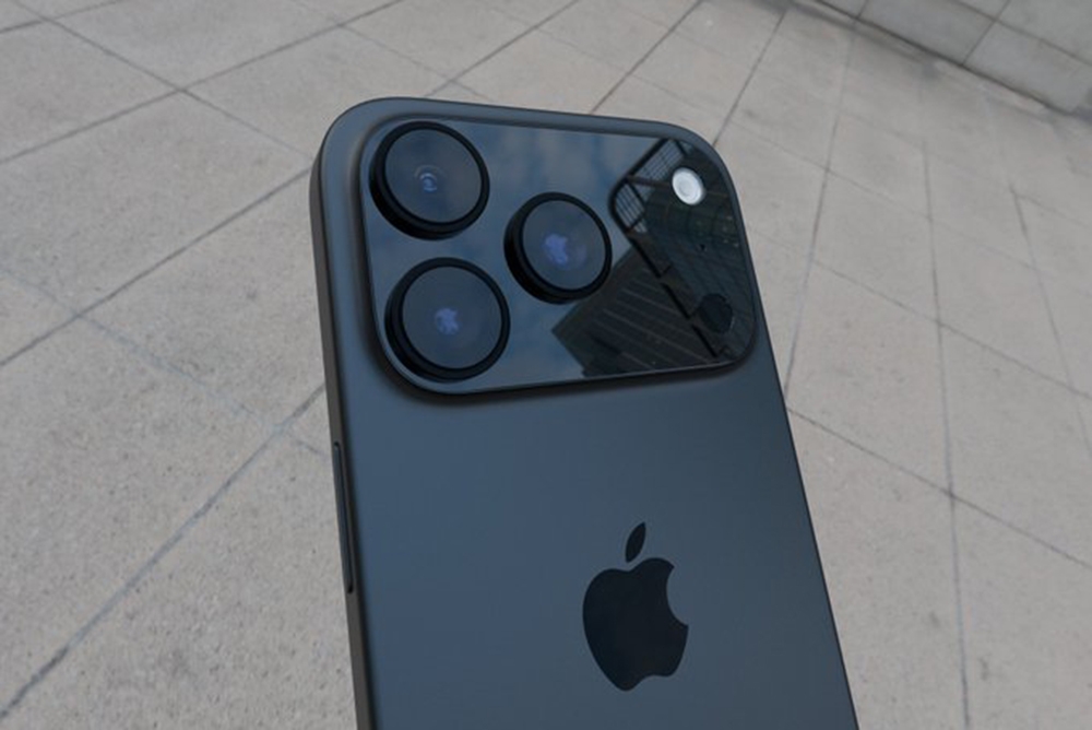 Hình ảnh mới hé lộ thiết kế iPhone 17 Pro khiến người dùng lo ngại