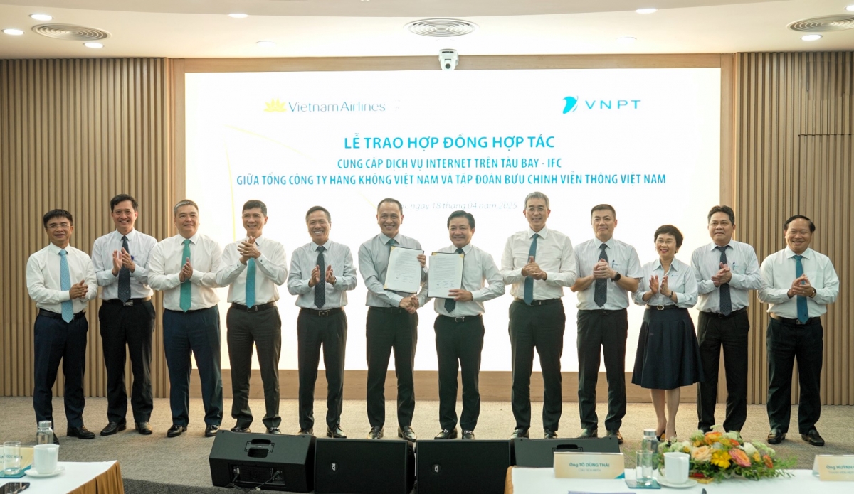 hành khách sắp được dùng dịch vụ internet trên máy bay của vietnam airlines hình ảnh 1 hanh khach sap duoc dung dich vu internet tren may bay cua vietnam airlines hinh anh 1