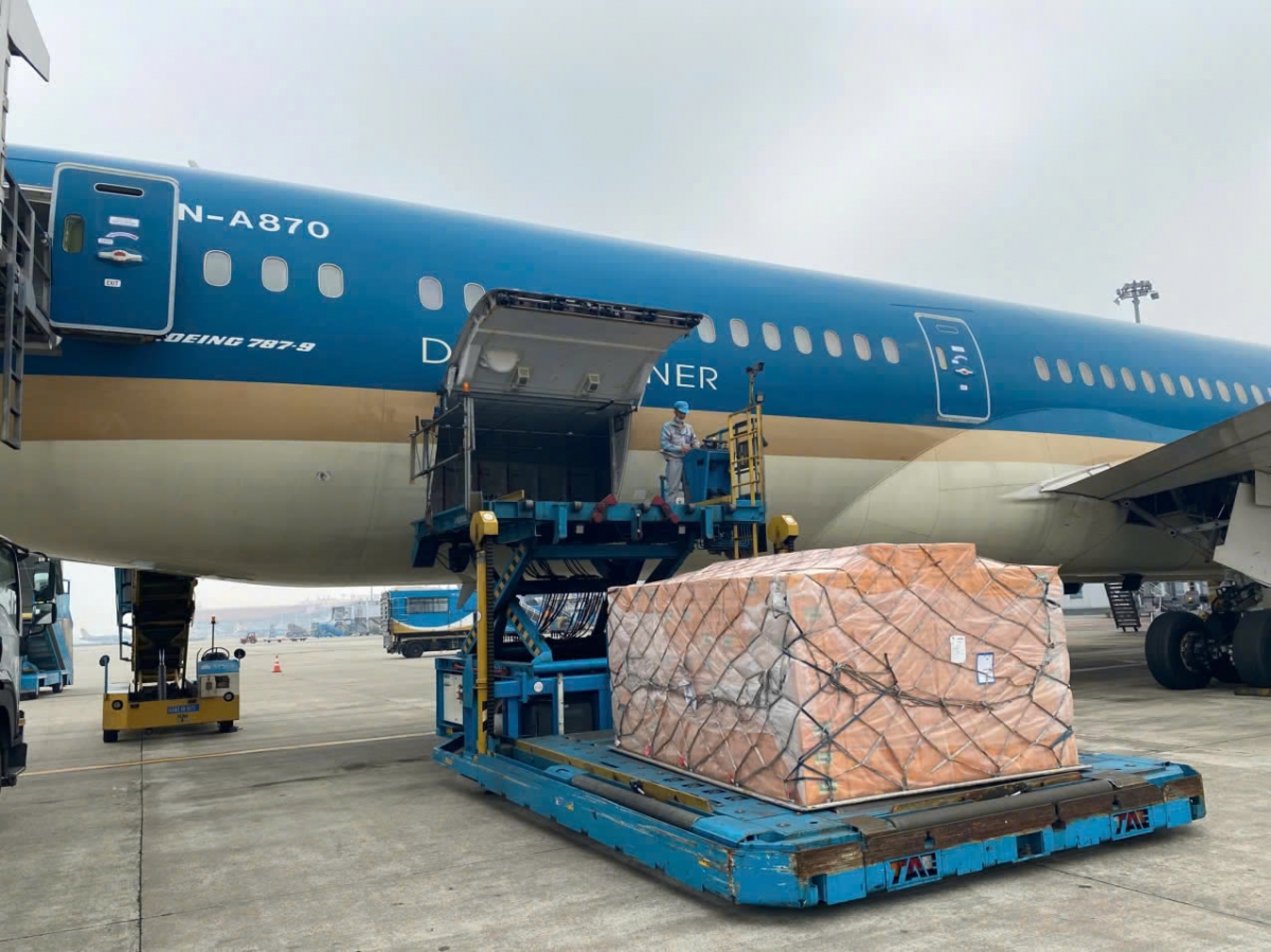 vietnam airlines vận chuyển gần 30 tấn hàng cứu trợ đến myanmar hình ảnh 8 vietnam airlines van chuyen gan 30 tan hang cuu tro den myanmar hinh anh 8
