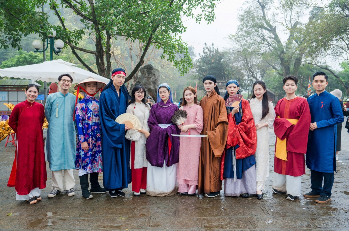 trang phuc trong phim lich su sang tao the nao cho dung hinh anh 4