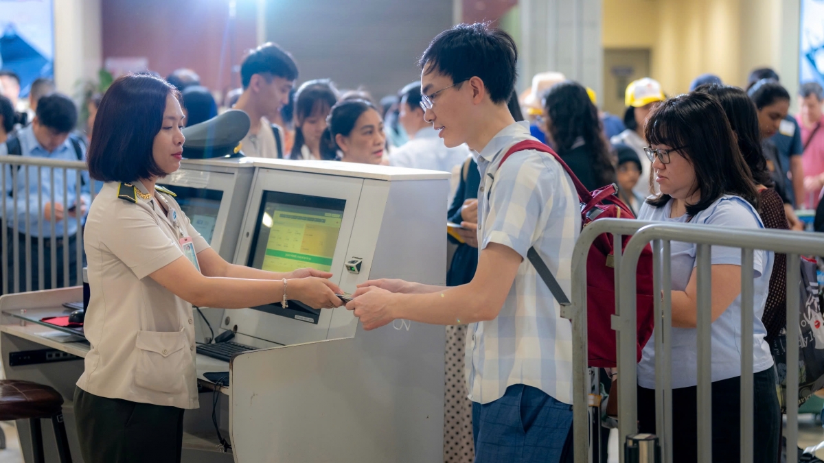 hơn 636.000 khách đi máy bay trong 3 ngày nghỉ lễ hình ảnh 2 hon 636.000 khach di may bay trong 3 ngay nghi le hinh anh 2