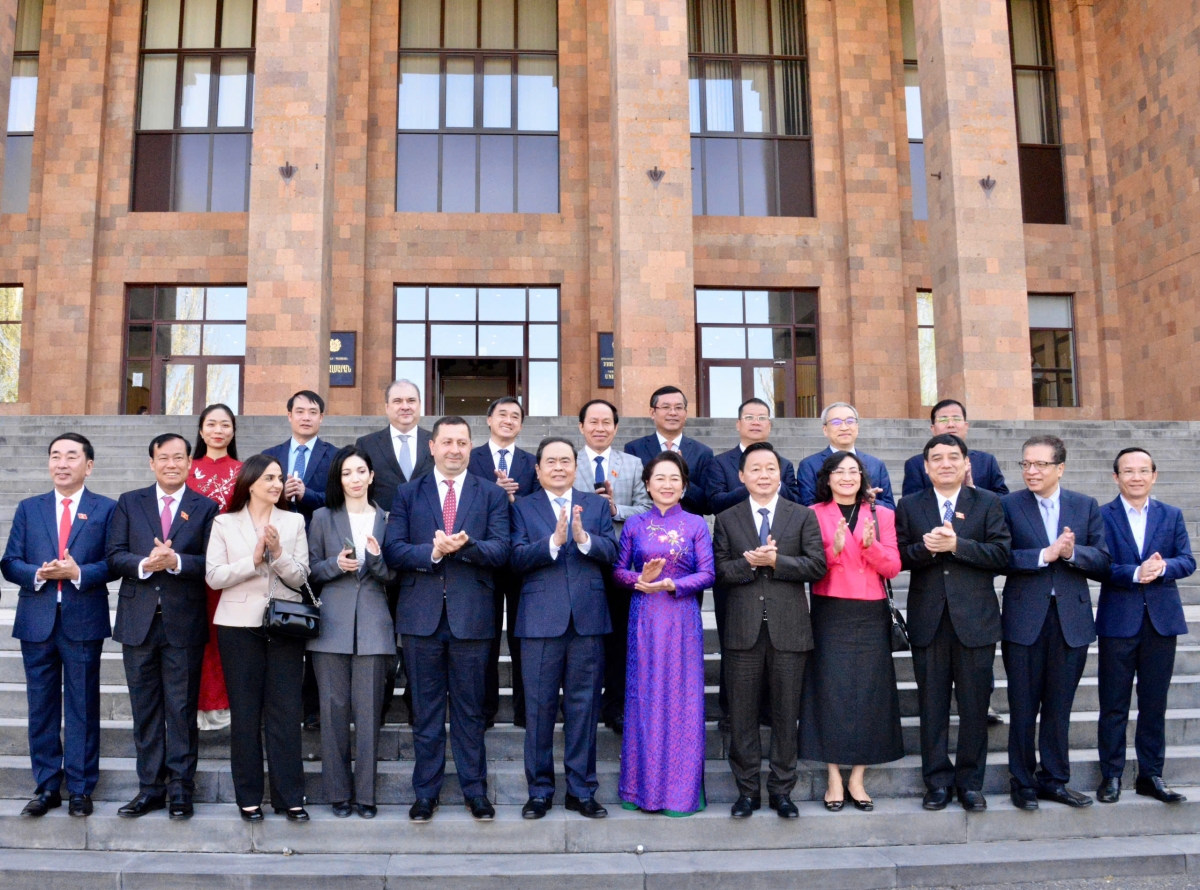 chủ tịch quốc hội phát biểu tại Đh tổng hợp quốc gia yerevan của armenia hình ảnh 5 chu tich quoc hoi phat bieu tai Dh tong hop quoc gia yerevan cua armenia hinh anh 5