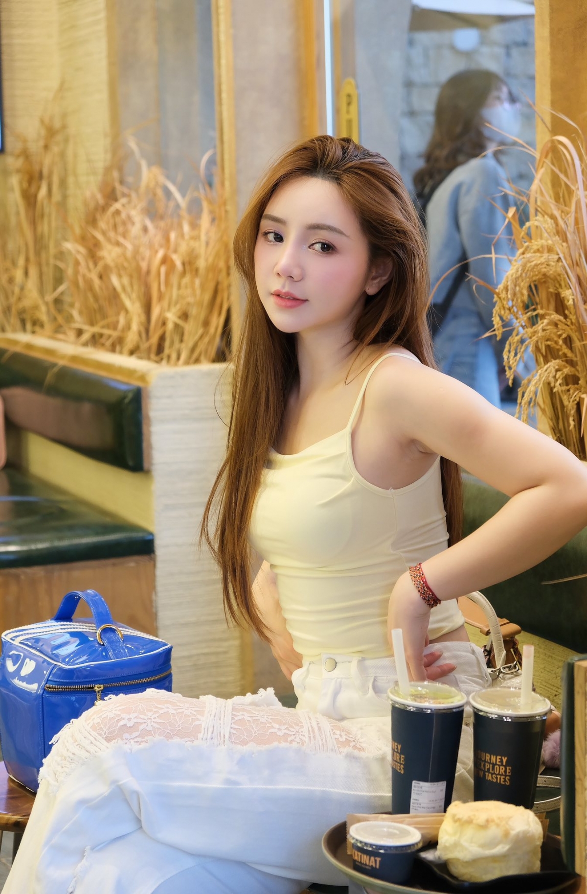 sao việt 16 4 sơn tùng m-tp xách túi hiệu, check-in ở bảo tàng quảng ninh hình ảnh 8 sao viet 16 4 son tung m-tp xach tui hieu, check-in o bao tang quang ninh hinh anh 8