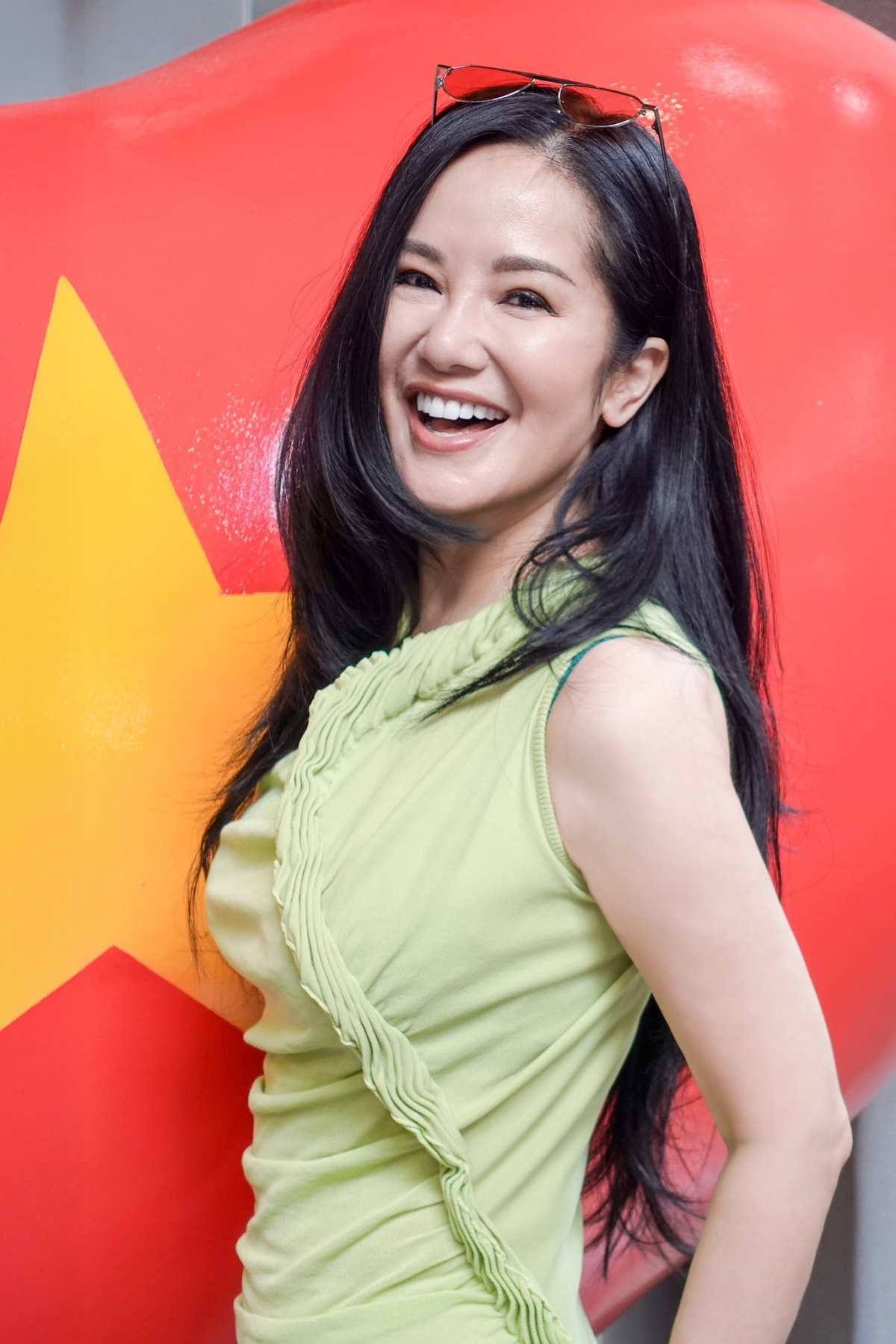 diva hong nhung khi dieu tri ung thu vu, ngay nao toi cung tap hat hinh anh 2
