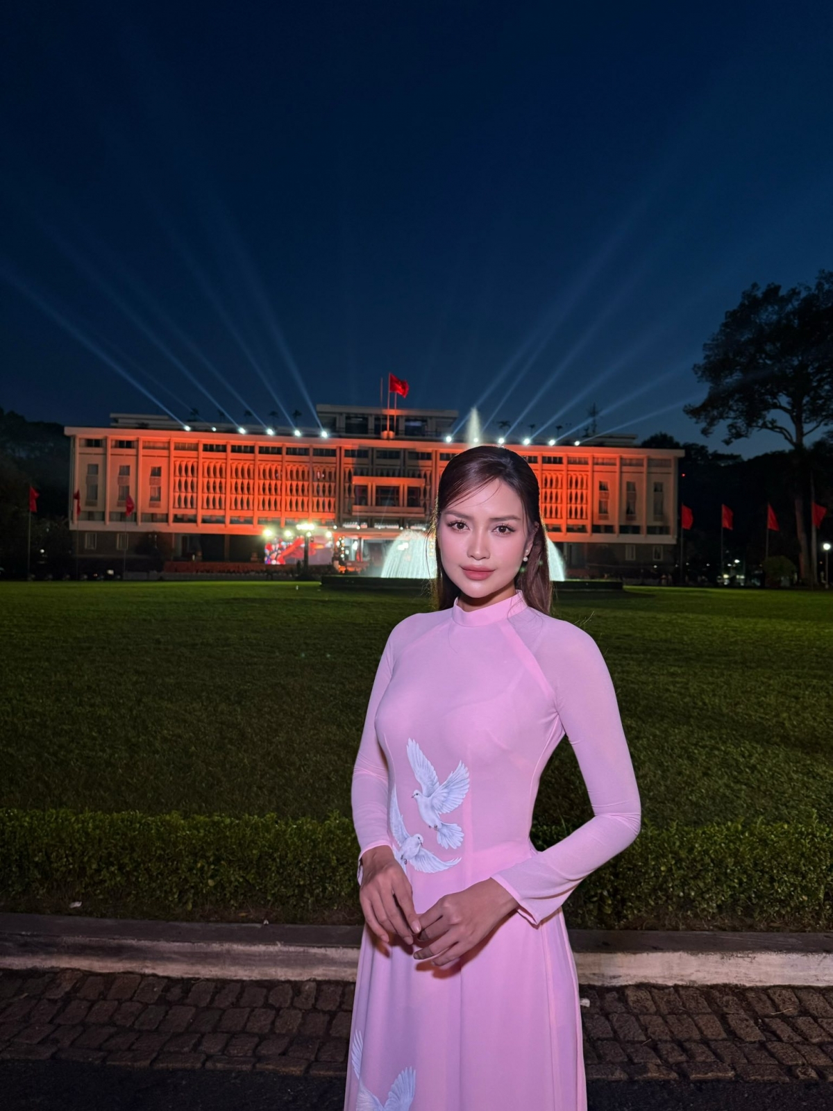 sao việt 19 4 mc mai ngọc học hỏi kinh nghiệm bỉm sữa của hoa hậu Đỗ mỹ linh hình ảnh 4 sao viet 19 4 mc mai ngoc hoc hoi kinh nghiem bim sua cua hoa hau Do my linh hinh anh 4