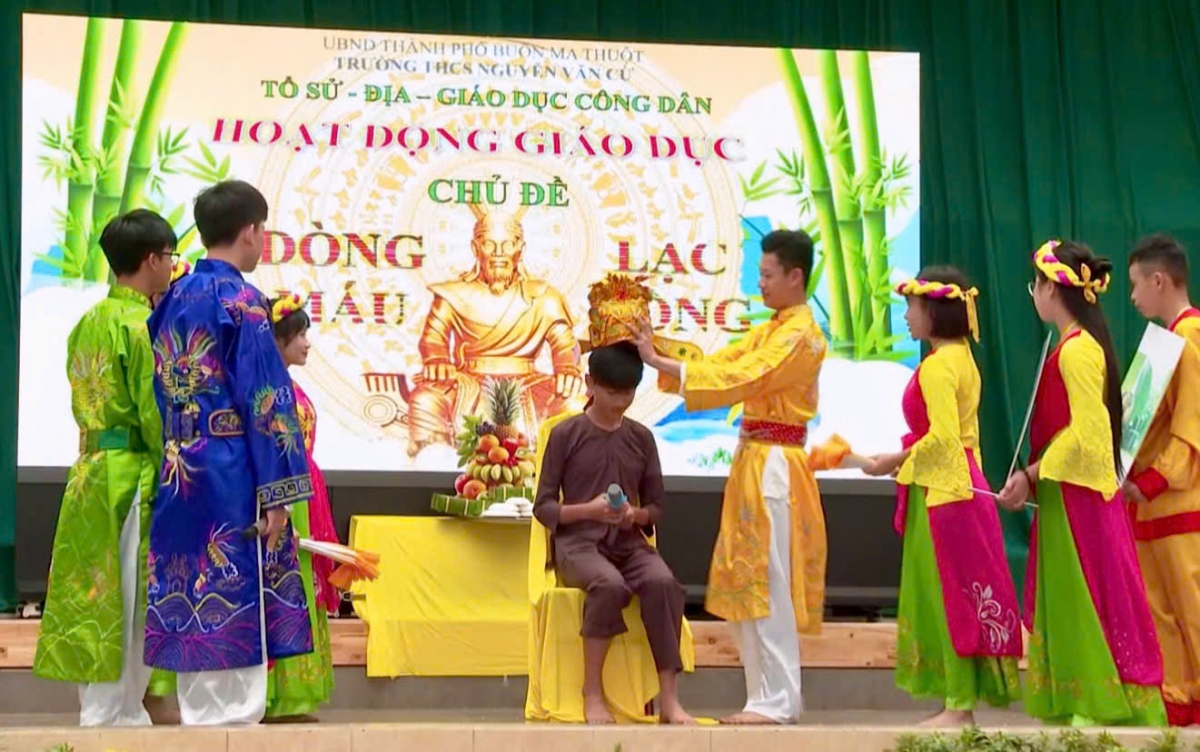 giáo dục truyền thống yêu nước cho học sinh nhân ngày giỗ tổ hùng vương hình ảnh 2 giao duc truyen thong yeu nuoc cho hoc sinh nhan ngay gio to hung vuong hinh anh 2