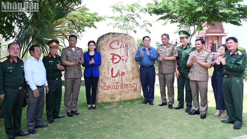 Ông nguyễn trọng nghĩa thăm các điểm di tích quốc gia đặc biệt tại bình phước hình ảnh 5 Ong nguyen trong nghia tham cac diem di tich quoc gia dac biet tai binh phuoc hinh anh 5