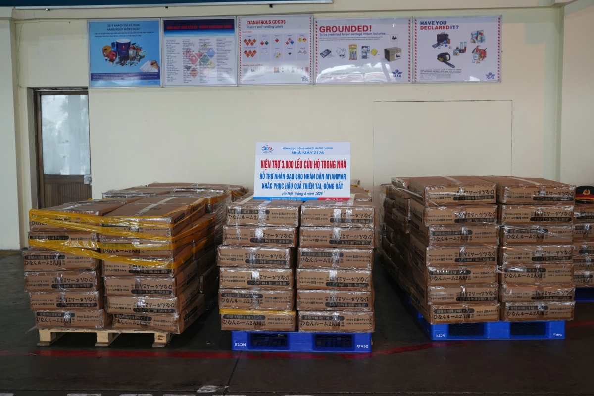 vietnam airlines vận chuyển gần 30 tấn hàng cứu trợ đến myanmar hình ảnh 4 vietnam airlines van chuyen gan 30 tan hang cuu tro den myanmar hinh anh 4