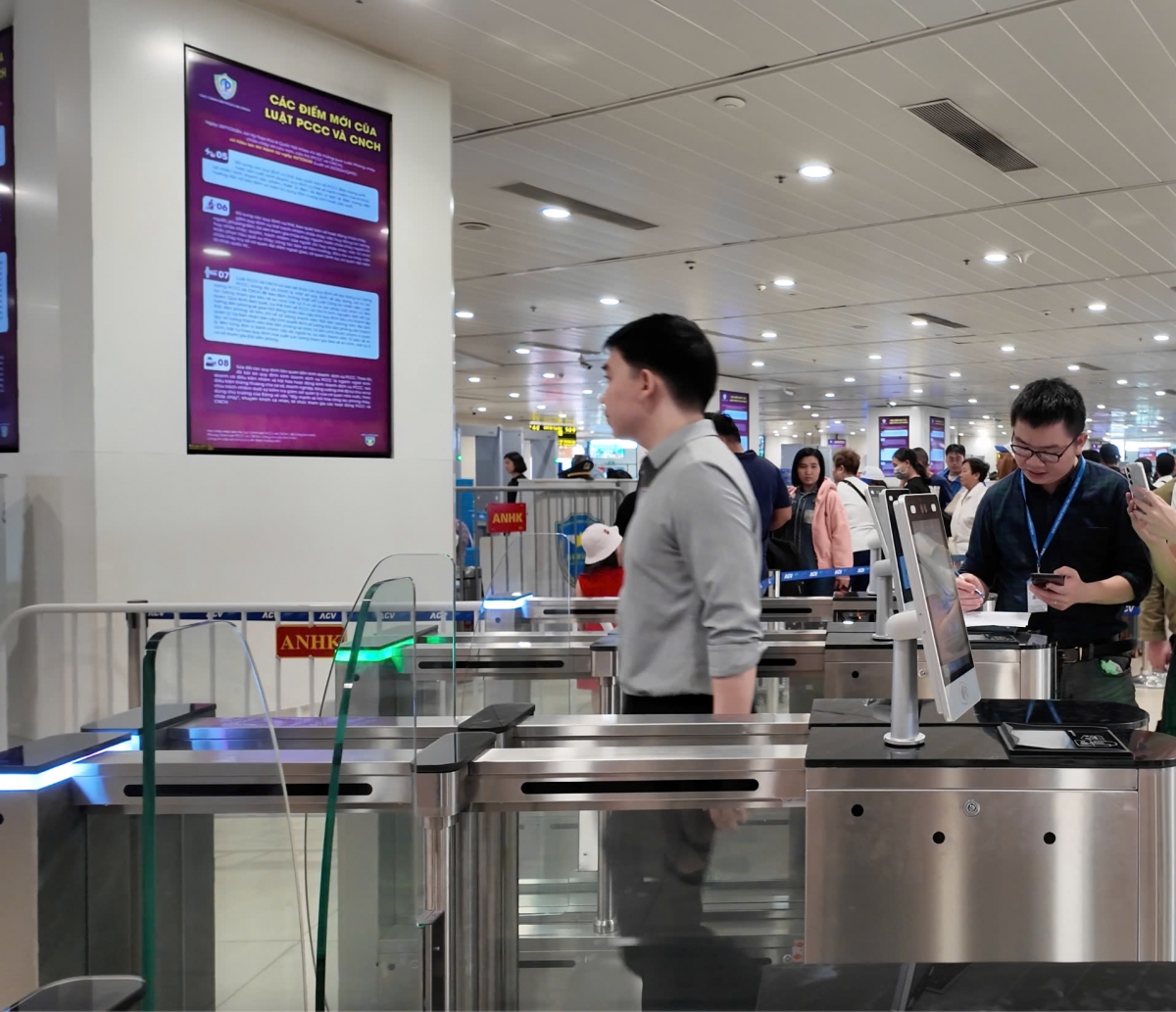 lần đầu tiên làm thủ tục bay không giấy tờ, trải nghiệm mới tại vietnam airlines hình ảnh 1 lan dau tien lam thu tuc bay khong giay to, trai nghiem moi tai vietnam airlines hinh anh 1